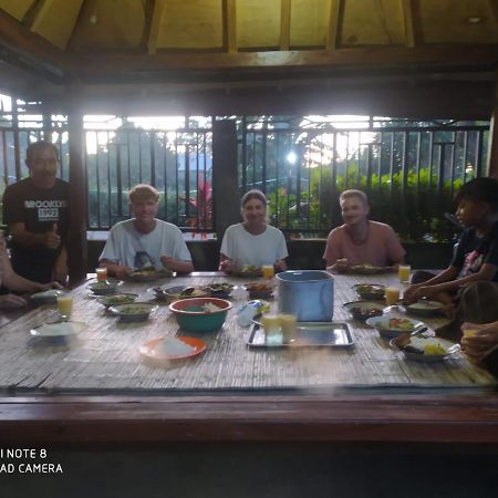 Akria Bed And Breakfast Bayan 外观 照片