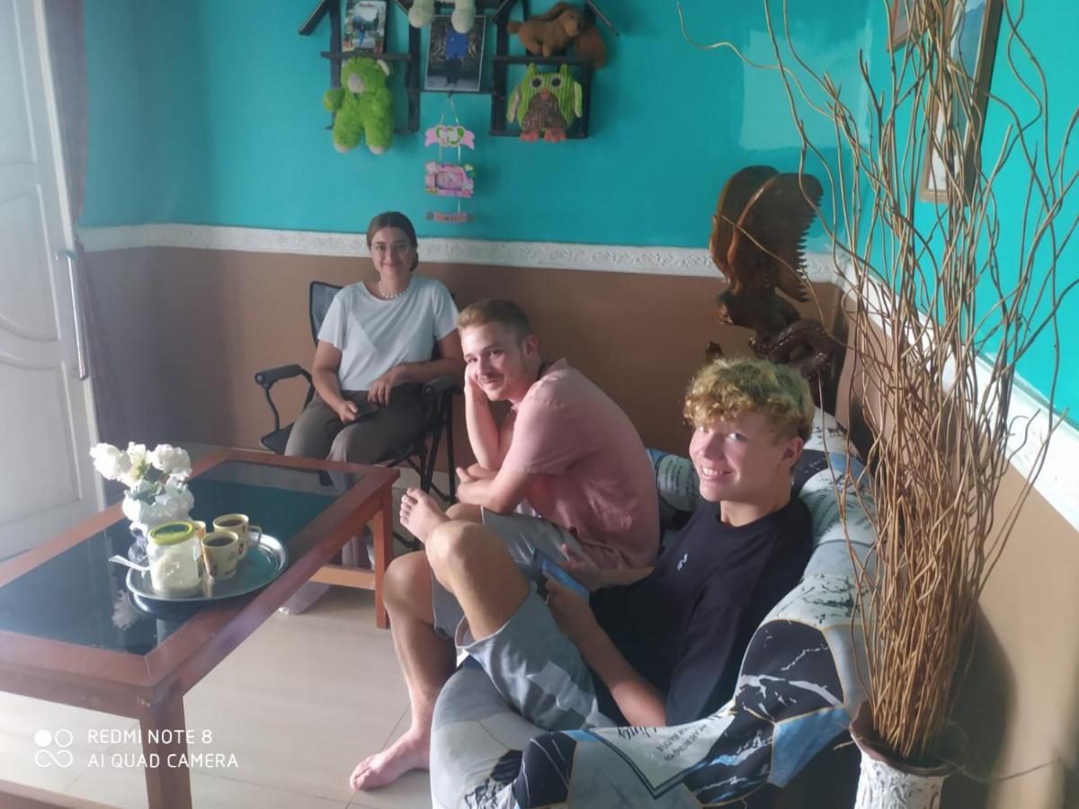 Akria Bed And Breakfast Bayan 外观 照片