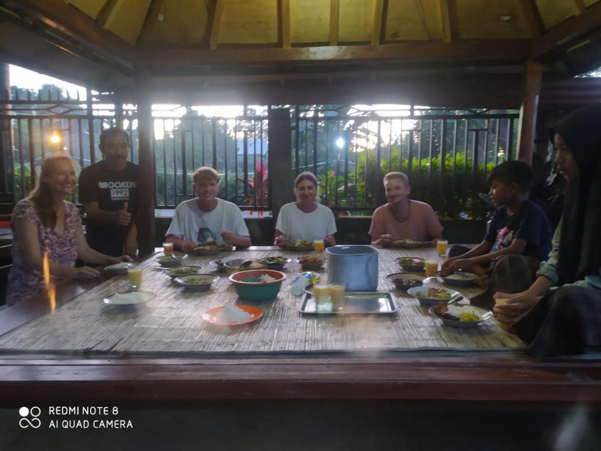 Akria Bed And Breakfast Bayan 外观 照片