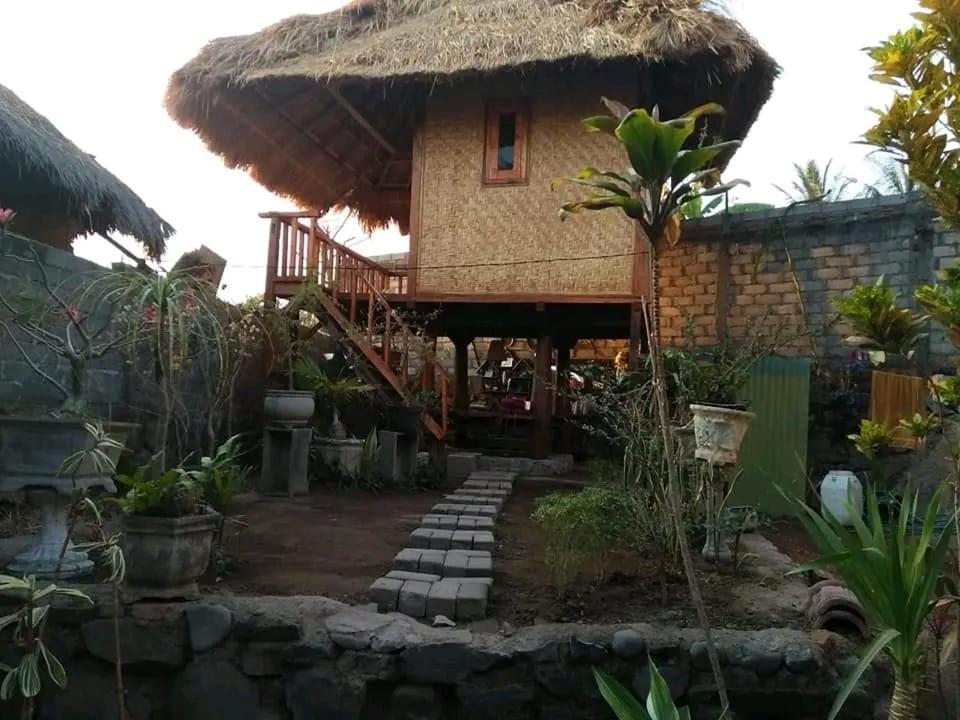 Akria Bed And Breakfast Bayan 外观 照片